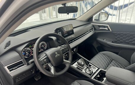 Mitsubishi Outlander, 2022 год, 3 990 000 рублей, 19 фотография