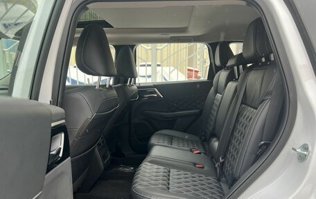 Mitsubishi Outlander, 2022 год, 3 990 000 рублей, 28 фотография