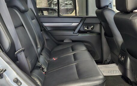 Mitsubishi Pajero IV, 2011 год, 2 380 000 рублей, 17 фотография