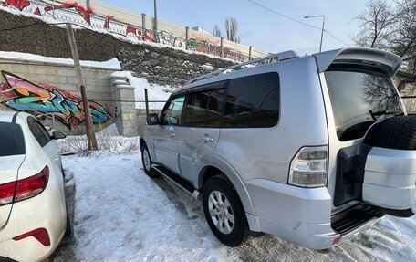 Mitsubishi Pajero IV, 2011 год, 2 150 000 рублей, 13 фотография