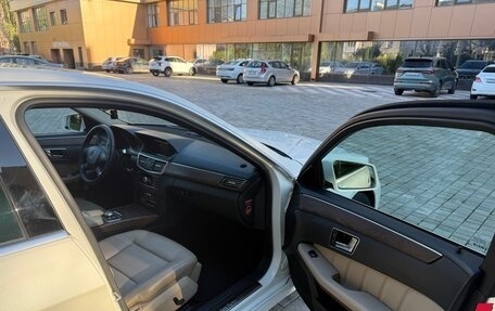 Mercedes-Benz E-Класс, 2012 год, 1 250 000 рублей, 8 фотография