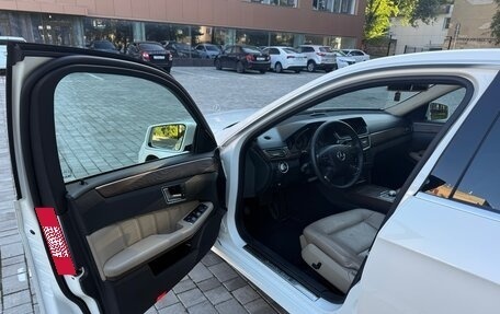 Mercedes-Benz E-Класс, 2012 год, 1 250 000 рублей, 23 фотография