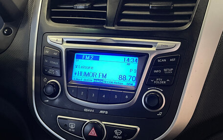 Hyundai Solaris II рестайлинг, 2012 год, 729 000 рублей, 12 фотография