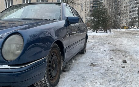 Mercedes-Benz E-Класс, 1997 год, 220 000 рублей, 2 фотография