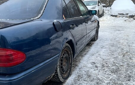 Mercedes-Benz E-Класс, 1997 год, 220 000 рублей, 4 фотография