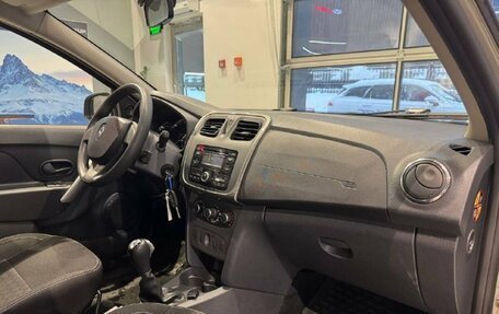 Renault Logan II, 2016 год, 725 000 рублей, 12 фотография