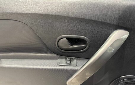 Renault Logan II, 2016 год, 725 000 рублей, 11 фотография