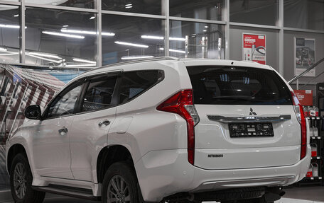 Mitsubishi Pajero Sport III рестайлинг, 2018 год, 2 445 000 рублей, 4 фотография