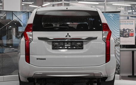 Mitsubishi Pajero Sport III рестайлинг, 2018 год, 2 445 000 рублей, 5 фотография
