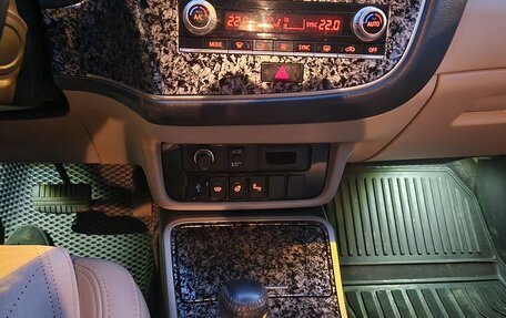 Mitsubishi Outlander III рестайлинг 3, 2020 год, 3 000 000 рублей, 5 фотография