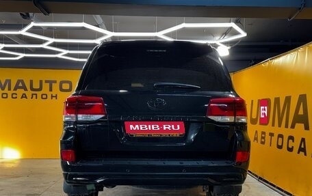 Toyota Land Cruiser 200, 2015 год, 3 899 000 рублей, 7 фотография