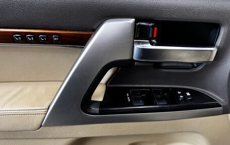 Toyota Land Cruiser 200, 2015 год, 3 899 000 рублей, 19 фотография