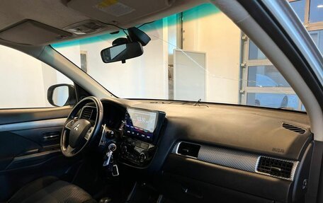 Mitsubishi Outlander III рестайлинг 3, 2013 год, 1 479 000 рублей, 12 фотография