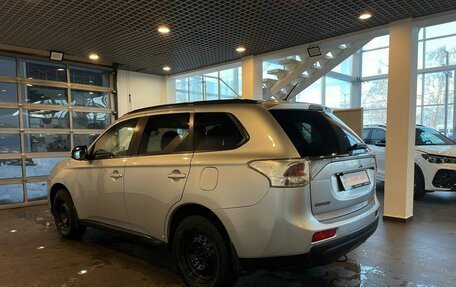Mitsubishi Outlander III рестайлинг 3, 2013 год, 1 479 000 рублей, 5 фотография