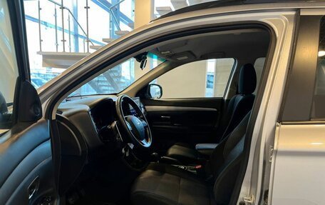 Mitsubishi Outlander III рестайлинг 3, 2013 год, 1 479 000 рублей, 14 фотография