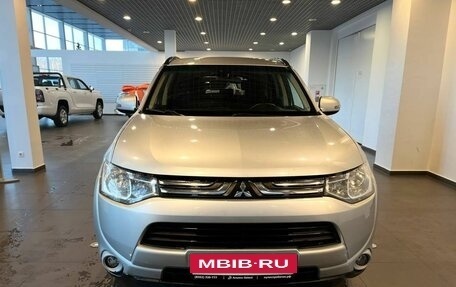 Mitsubishi Outlander III рестайлинг 3, 2013 год, 1 479 000 рублей, 8 фотография