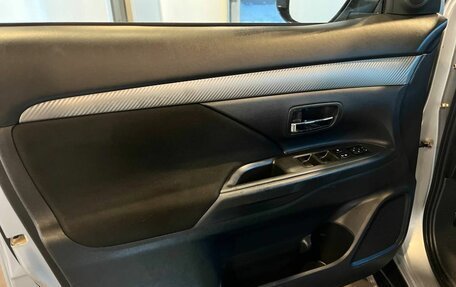 Mitsubishi Outlander III рестайлинг 3, 2013 год, 1 479 000 рублей, 18 фотография