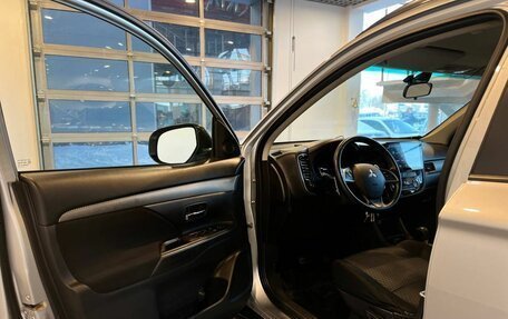 Mitsubishi Outlander III рестайлинг 3, 2013 год, 1 479 000 рублей, 17 фотография