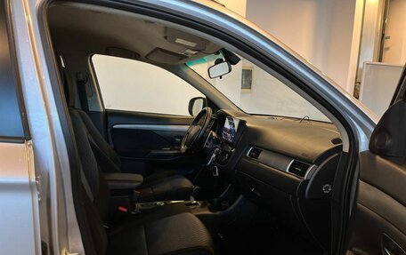 Mitsubishi Outlander III рестайлинг 3, 2013 год, 1 479 000 рублей, 25 фотография