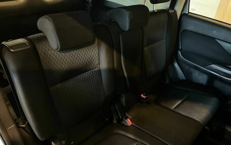 Mitsubishi Outlander III рестайлинг 3, 2013 год, 1 479 000 рублей, 30 фотография