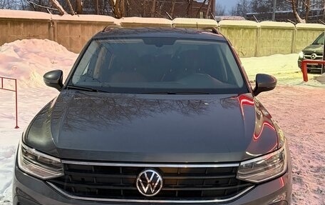 Volkswagen Tiguan II, 2022 год, 2 850 000 рублей, 6 фотография