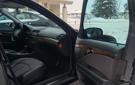 Mercedes-Benz E-Класс, 2004 год, 1 100 000 рублей, 7 фотография