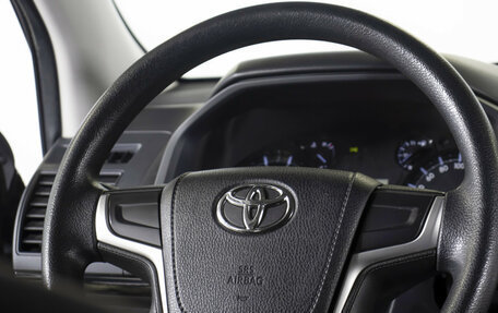 Toyota Land Cruiser Prado 150 рестайлинг 2, 2018 год, 4 495 000 рублей, 13 фотография