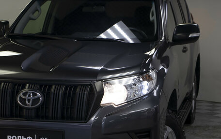 Toyota Land Cruiser Prado 150 рестайлинг 2, 2018 год, 4 495 000 рублей, 19 фотография