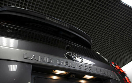 Toyota Land Cruiser Prado 150 рестайлинг 2, 2018 год, 4 495 000 рублей, 22 фотография