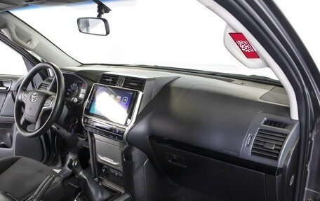 Toyota Land Cruiser Prado 150 рестайлинг 2, 2018 год, 4 495 000 рублей, 9 фотография