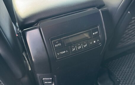 Toyota Land Cruiser Prado 150 рестайлинг 2, 2021 год, 5 500 000 рублей, 6 фотография