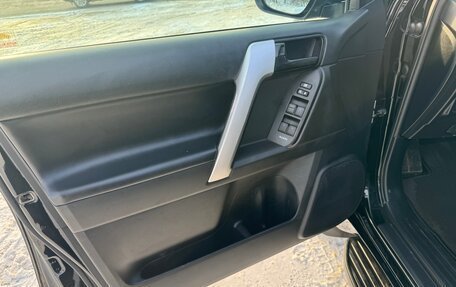 Toyota Land Cruiser Prado 150 рестайлинг 2, 2021 год, 5 500 000 рублей, 8 фотография