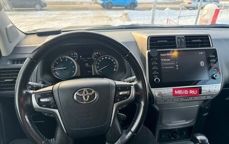 Toyota Land Cruiser Prado 150 рестайлинг 2, 2021 год, 5 500 000 рублей, 12 фотография