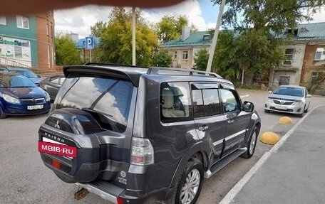 Mitsubishi Pajero IV, 2017 год, 3 200 000 рублей, 6 фотография