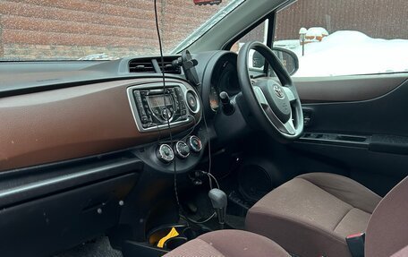Toyota Vitz, 2012 год, 860 000 рублей, 18 фотография