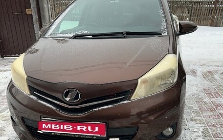 Toyota Vitz, 2012 год, 860 000 рублей, 2 фотография