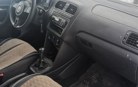 Volkswagen Polo VI (EU Market), 2011 год, 250 000 рублей, 5 фотография