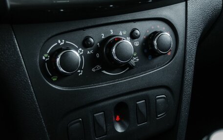 Renault Logan II, 2021 год, 1 000 000 рублей, 17 фотография