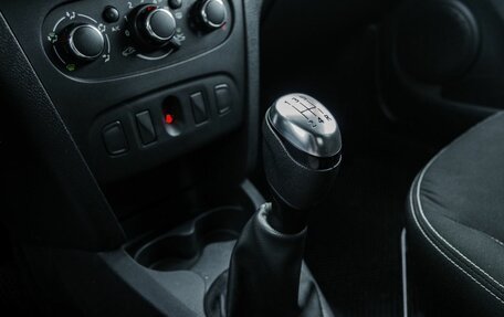 Renault Logan II, 2021 год, 1 000 000 рублей, 18 фотография