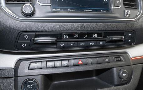 Peugeot Traveller I, 2018 год, 3 100 000 рублей, 24 фотография