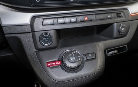 Peugeot Traveller I, 2018 год, 3 100 000 рублей, 23 фотография