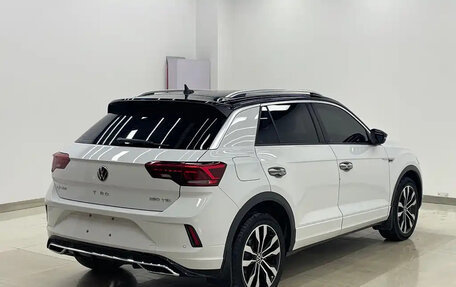 Volkswagen T-Roc I, 2022 год, 1 798 000 рублей, 3 фотография