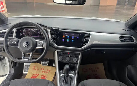 Volkswagen T-Roc I, 2022 год, 1 798 000 рублей, 5 фотография