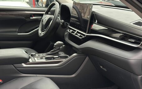 Toyota Highlander, 2025 год, 5 500 000 рублей, 27 фотография