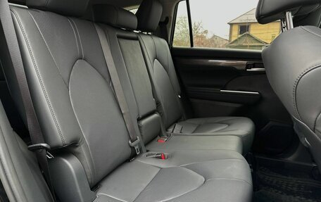 Toyota Highlander, 2025 год, 5 500 000 рублей, 29 фотография