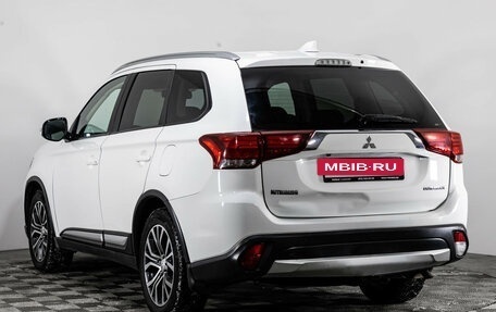 Mitsubishi Outlander III рестайлинг 3, 2017 год, 1 449 000 рублей, 7 фотография