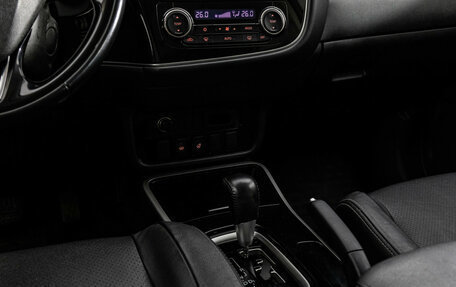 Mitsubishi Outlander III рестайлинг 3, 2017 год, 1 449 000 рублей, 13 фотография