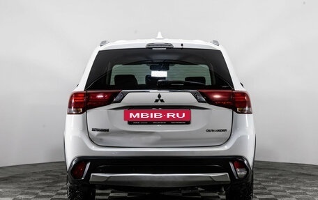 Mitsubishi Outlander III рестайлинг 3, 2017 год, 1 449 000 рублей, 6 фотография