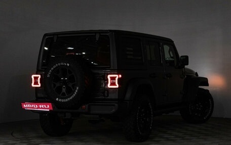 Jeep Wrangler, 2020 год, 5 900 000 рублей, 25 фотография