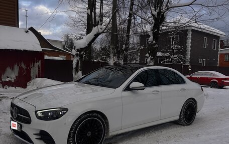 Mercedes-Benz E-Класс, 2020 год, 4 750 000 рублей, 2 фотография